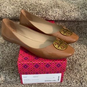 Tory Burch umber patent chelsea ballet
